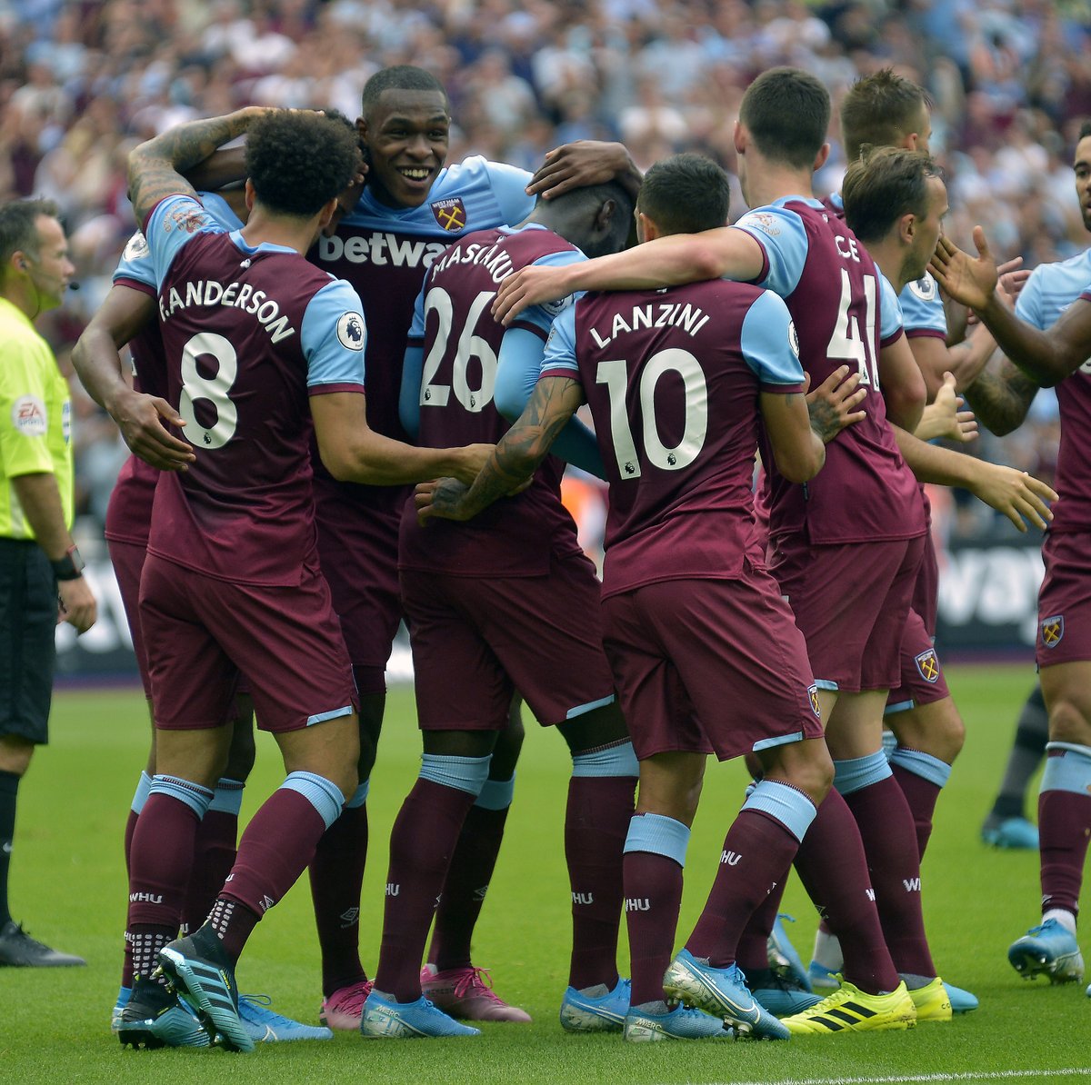 记者：兰克尔-泽擅空手套白狼，找朴志洙要落场球衣而不是换